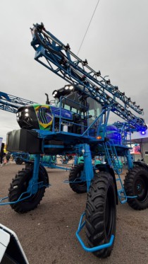 Pulverizador Rubemaq Autopropelido Saurus 2000 lts - Agropecuária Ubá